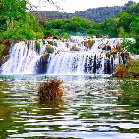Hotel Matanovi Dvori-Krka National Park à Lozovac Extérieur photo